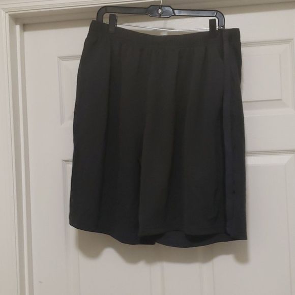 Nike Men's  Gray black  shorts - Picture 1 of 7